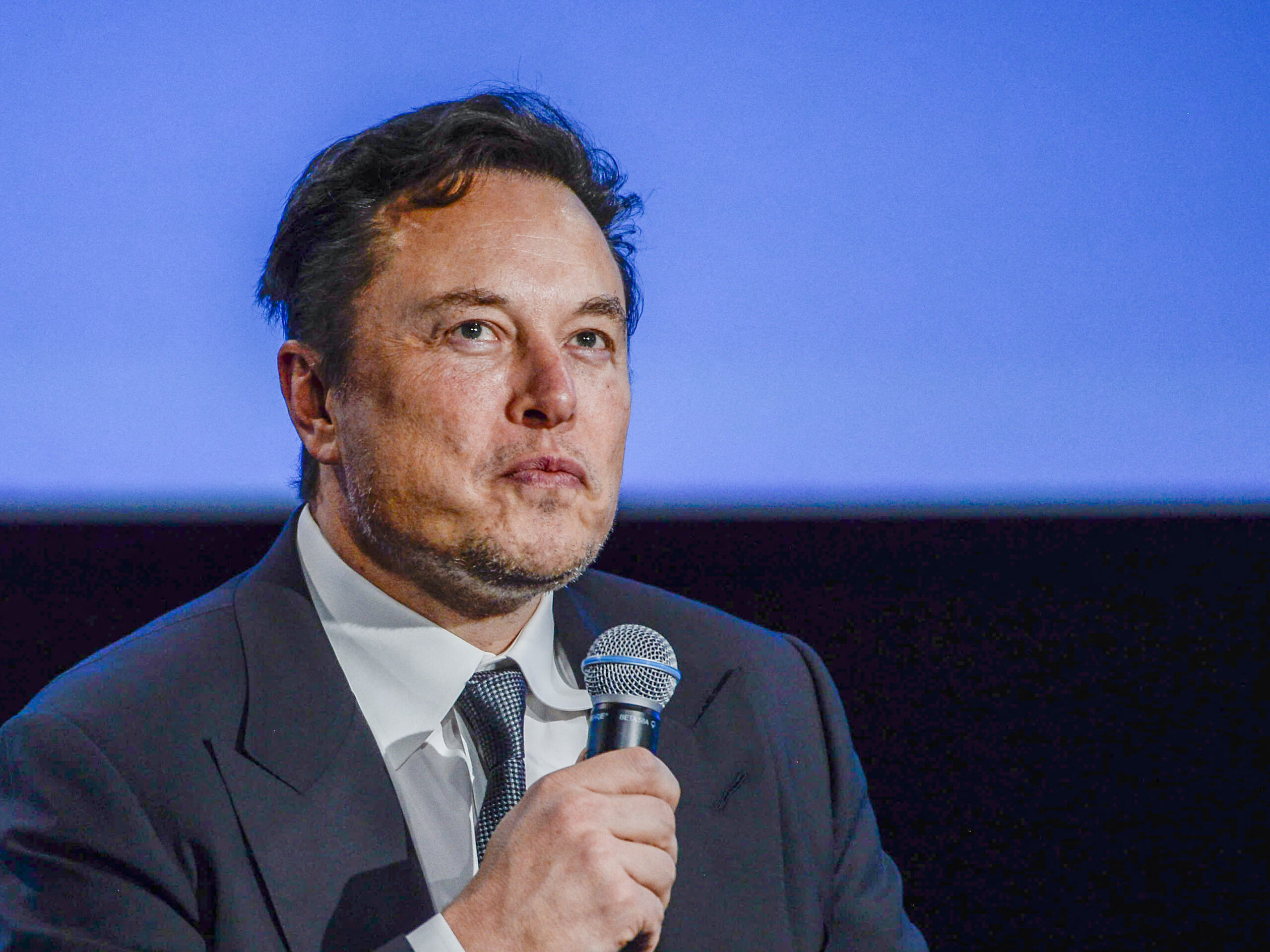 Elon Musk Values Twitter at $20 Billion After Buying it For $44 Billion