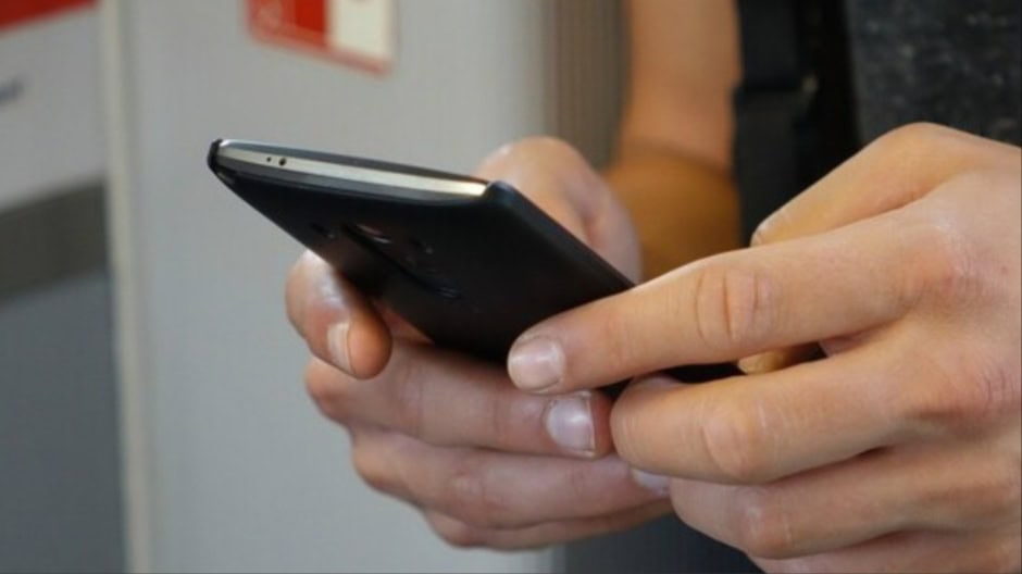 Punjab Bans Mobile Phone Use In Colleges