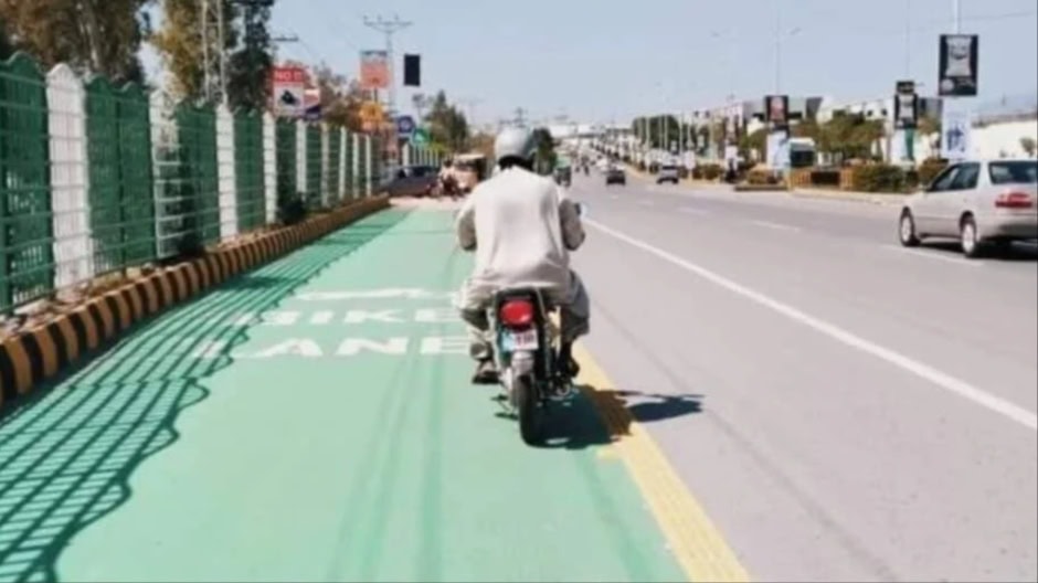 Rawalpindi Introduces Dedicated Green Lane For Motorcyclists