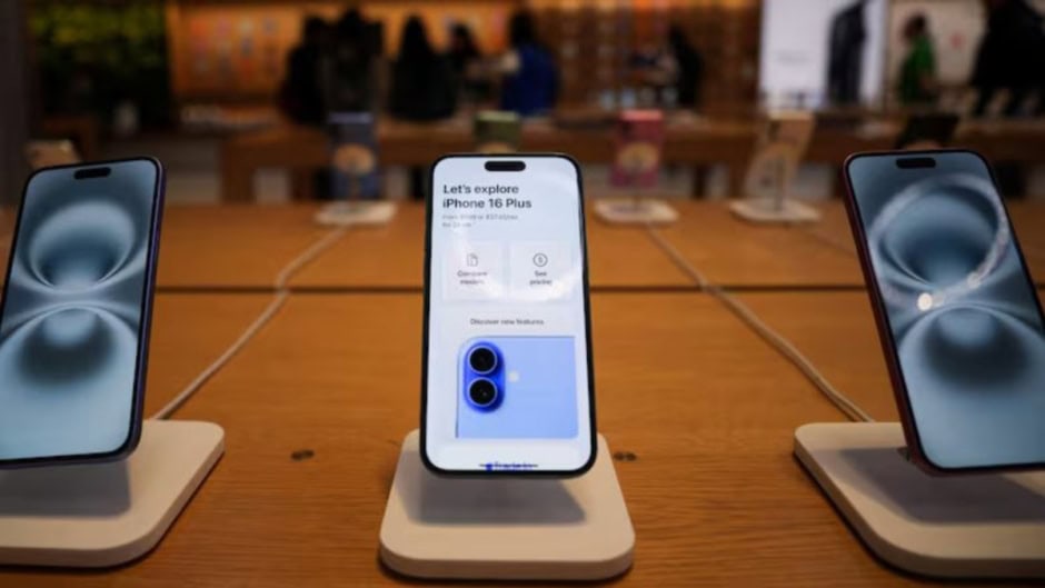 Trump Demands 25 Tariff On Iphones Built Outside The U S