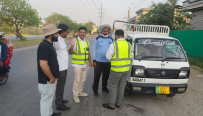 Islamabad Resumes Vehicle Emission Testing To Tackle Air Pollution