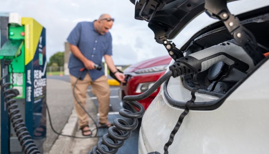 Sindh To Fund Ev Taxis Scooters Charging Stations In 2025