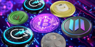 Bitcoin Holds Steady Near 113k Solana Dogecoin Lead Gains