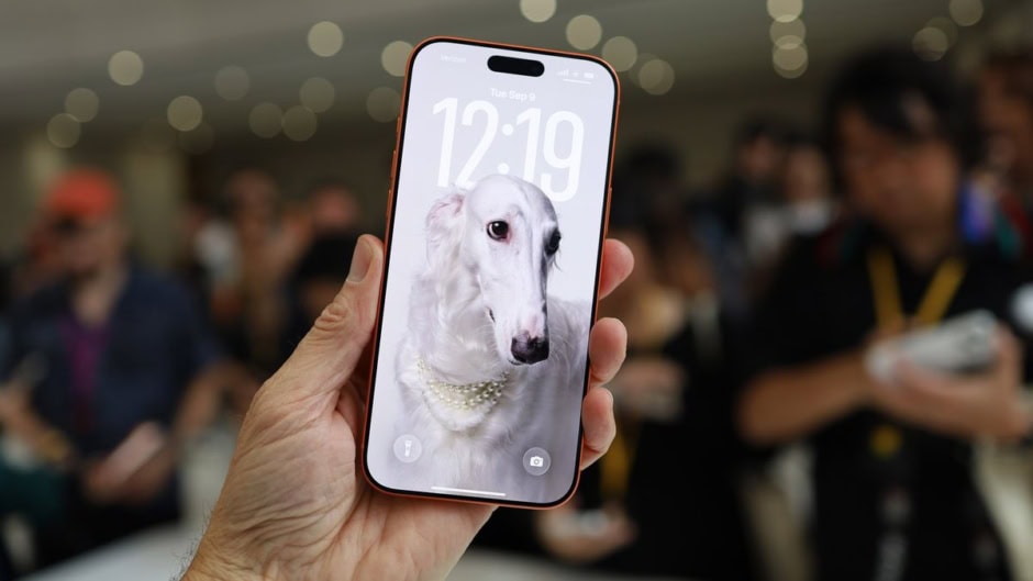 iPhone 17 Pro Max iOS display