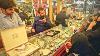 Fbr Crackdown On Jewelers As 60000 Shops Face Tax Investigation