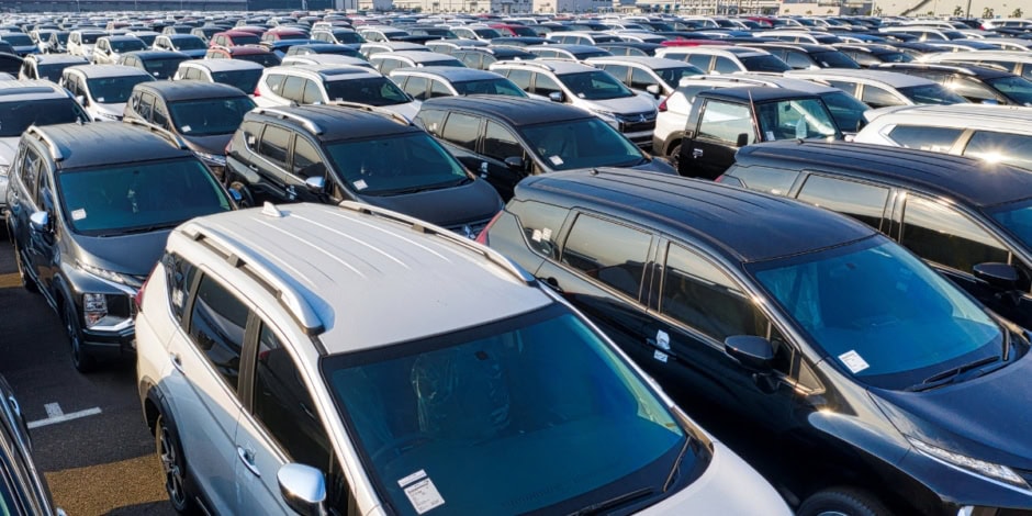 Pakistans Auto Sector Revs Up With 53 Sales Surge In Q1 Fy26