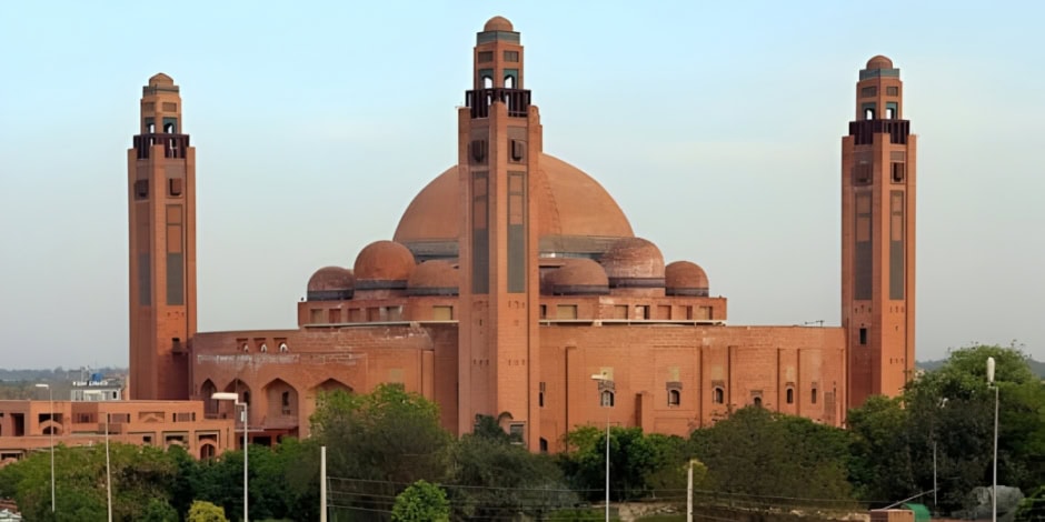 Bahria Town Lahore Faces Total Blackout As Residents Blame Nab