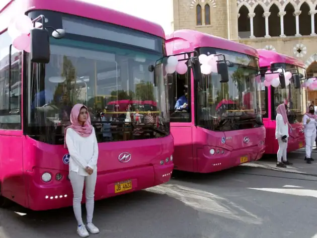 Karachi Pink Bus Gets New Route Timings For Women