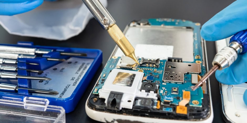 Pakistan Mobile Assembly 2025 Infinix Soars Itel Samsung Slide