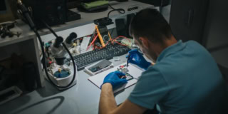 Pakistan Mobile Production Hits 25m In 2025 As Import Costs Surge