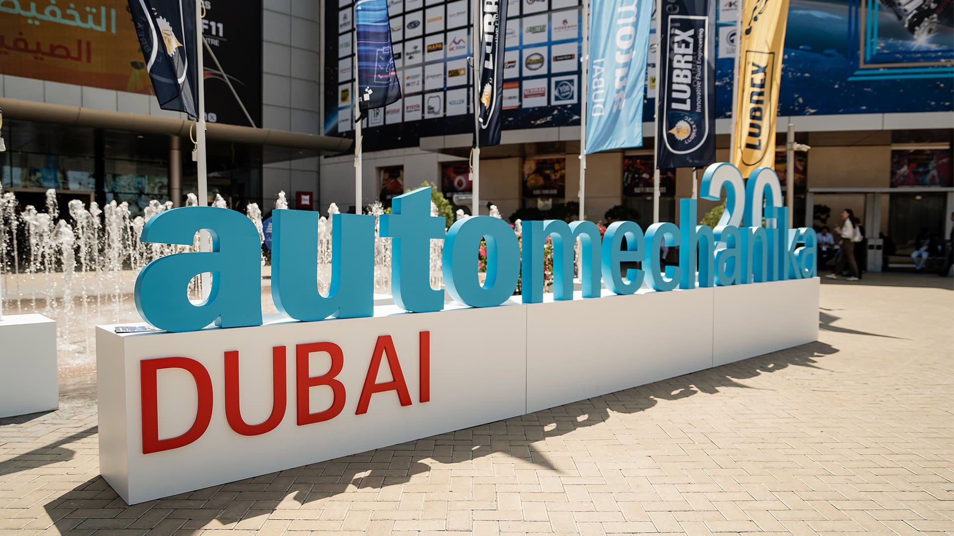 China's Largest Auto Show Opens in Beijing Showcasing Huawei and Chery EVs