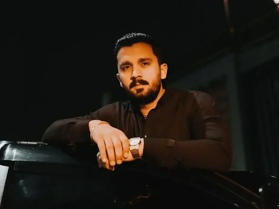 Uk Cancel Visa Of Pakistani Social Media Influencer Rajab Butt