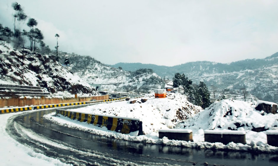 Murree Expressway Closed After Heavy Snowfall Travel Advisory