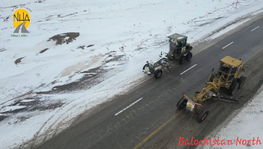 Nha Ensures Major Highways Open Amid Snowfall In North Balochistan And Chitral 