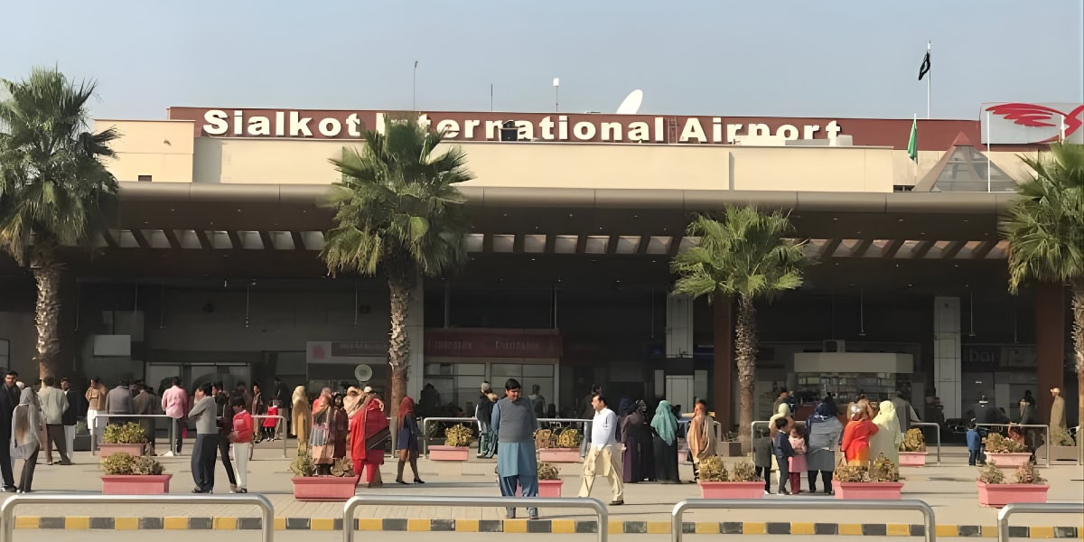 SIALKOT INTERNATIONAL AIRPORT FLIGHT SCHEDULE TODAY ARRIVALS TOMORROW TERMINAL visual data 3