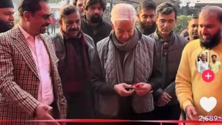 Khawaja Asif Inaugurates a Pizza Hut Outlet