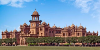 Iftar Time Today In Peshawar 1st Ramadan 19 February 2026