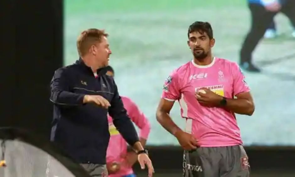 New Zealand Spinner Explains Why He Still Texts Shane Warne