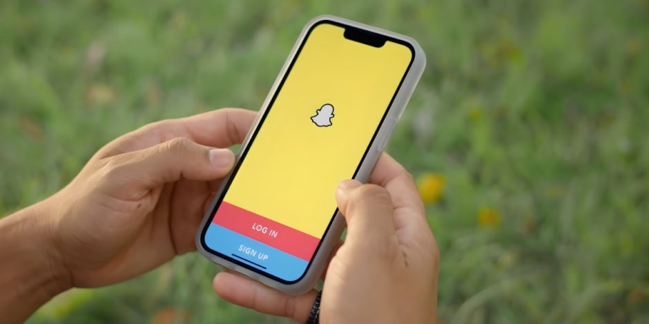 Snapchat Blocks 415,000 Accounts in Australia as Teens Face Social Media Ban
