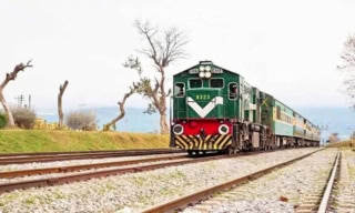 One Dead Several Injured In Train Crash In Sindh