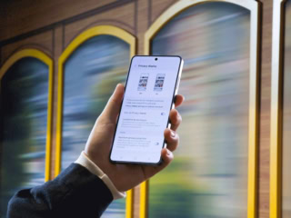 Your Screen Your Eyes Only Galaxy S26s Privacy Display Keeps Curious Eyes Away Without Blocking Your Experience