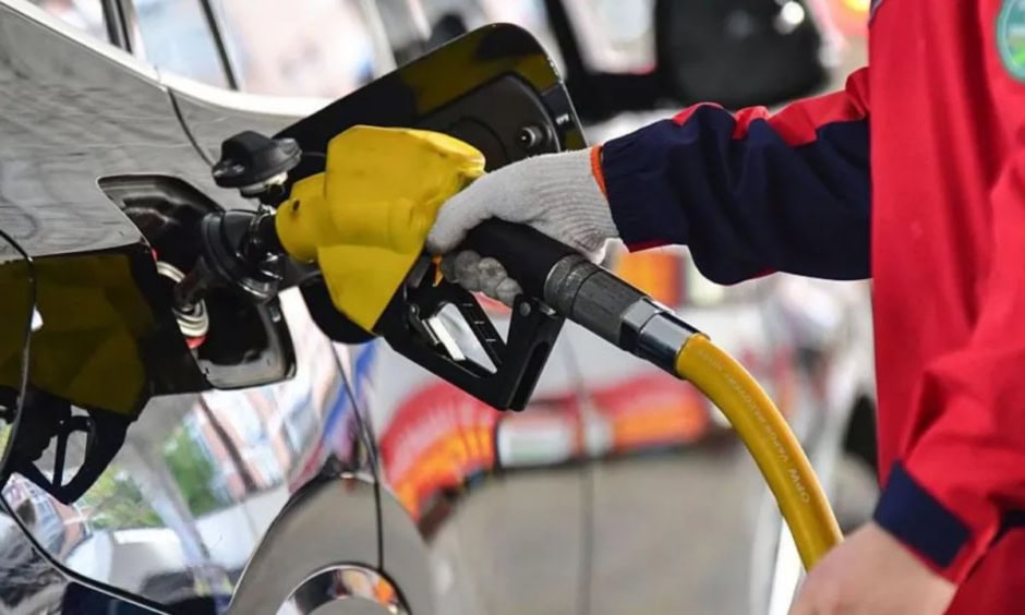 Oil Prices Fall As Strait Of Hormuz Reopens