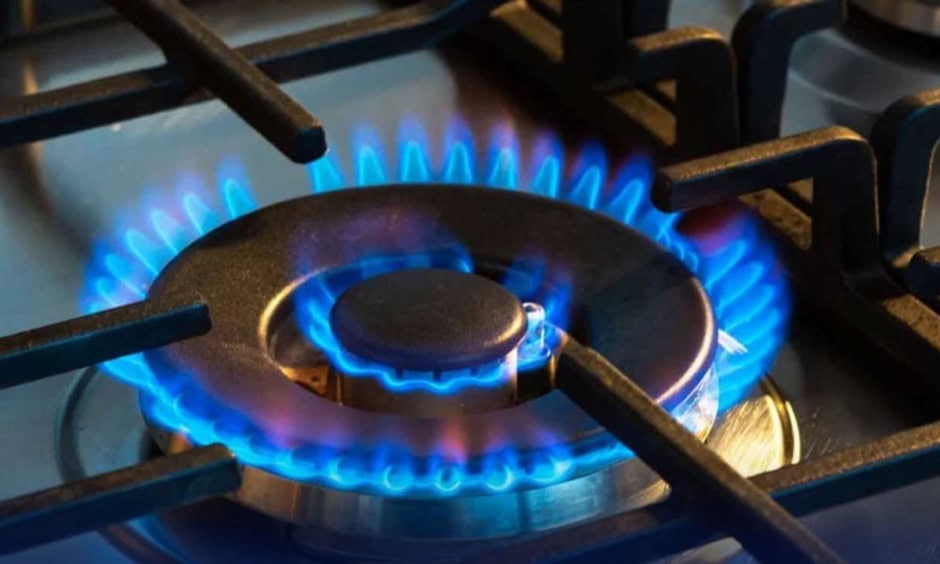 Pakistan Suspends New Lng Gas Connections