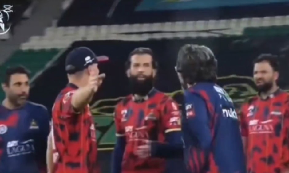 Warner Responds After Former Indian Cricketer Flags Karachi Kings Dugout Tension