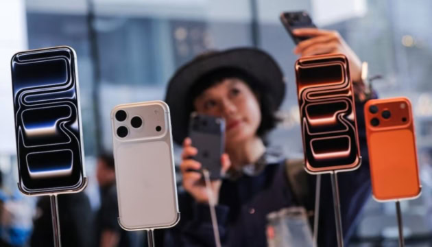 Apple Leads Global Smartphone Shipments