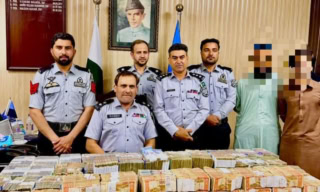 Fia Seizes Rs250 Million In Major Hawala Raid In Peshawar