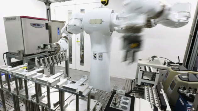 Japanese University Adds 10 Robots To Completely Replace Human Staff