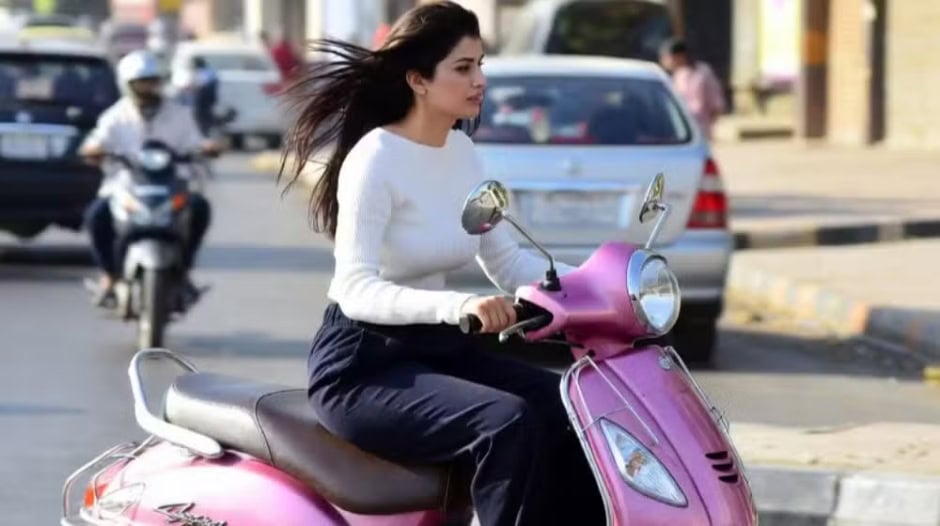 Sindh To Distribute Pink Ev Scooters In Hyderabad Under Women Mobility Scheme