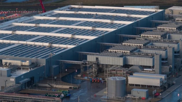 Amazon Unveils Rng Architecture Slashing Hardware Needs By 69 In Data Centers