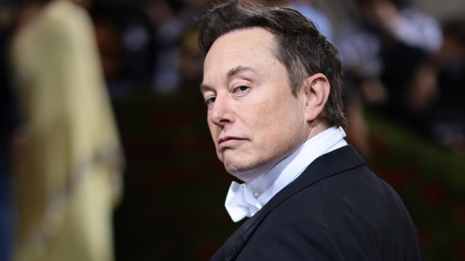 Elon Musk Becomes Worlds First Trillionaire