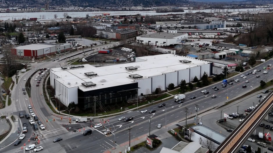 Worlds Largest Ev Battery Repurposing Megafactory Opens