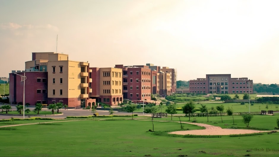 COMSATS Executive Accused of Funneling Foreign Project to Son