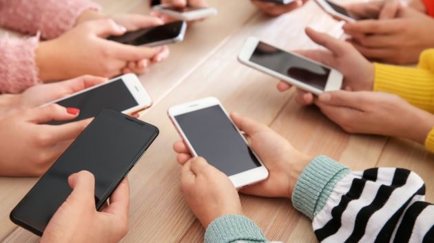 Pakistan Mobile Phone Imports Surge 26 5 To 1 889 Billion In Fy 2025 26