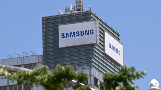 Samsung DX Workers Protest