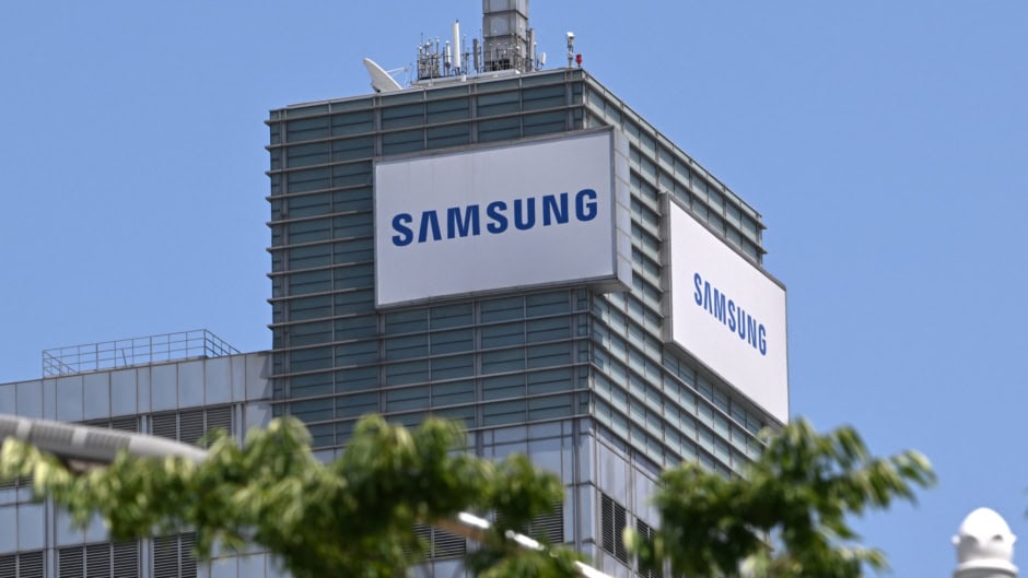 Samsung DX Workers Protest