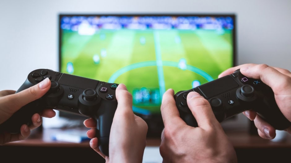 Xbox Project Helix Forces Sony To Keep Physical Playstation Game Discs Alive