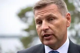 Estonia Defence Minister Resigns Over E70 Million Ukraine Munitions Scandal