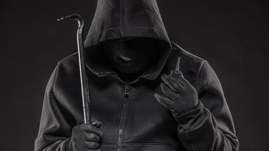 Karachi Youth Detained Over Fictional Murder Prompt After Ai Alerts Fbi