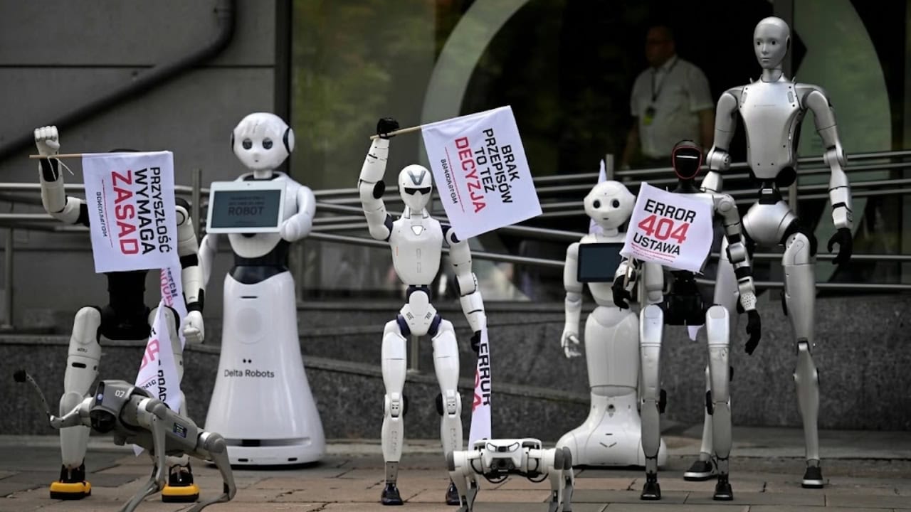 Robots Take to Warsaw Streets to Protest Against Rampant AI