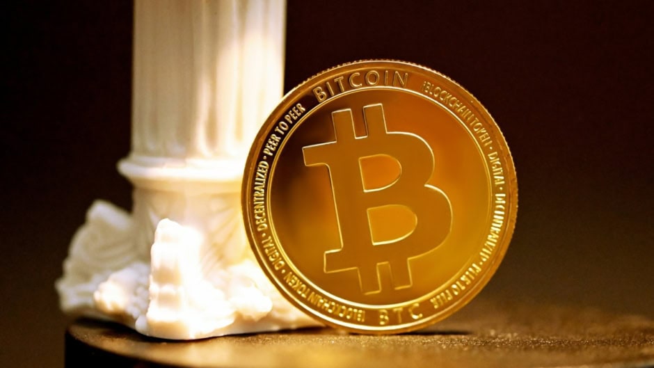 Bitcoin Holds Above $81000