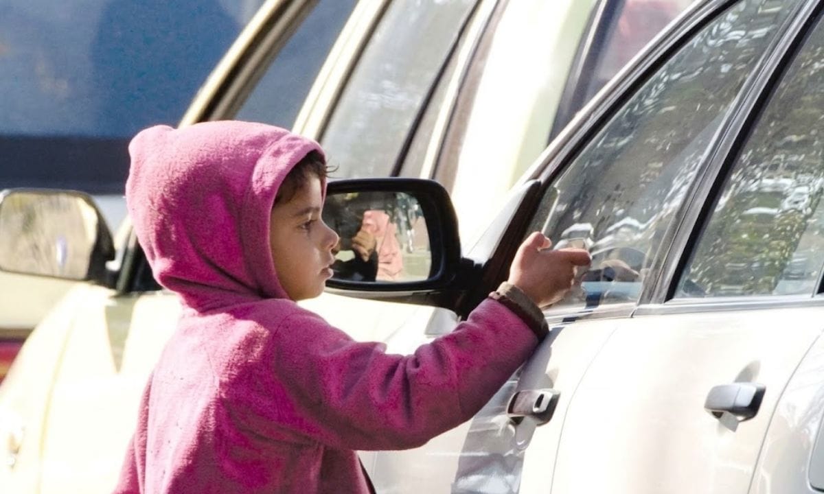 New Law Jails Parents Who Send Children to Beg in Punjab