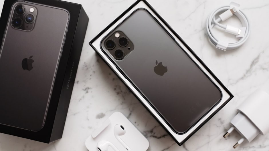 Pakistan Govt Slashes Advance Income Tax On Imported Mobile Phones By 89