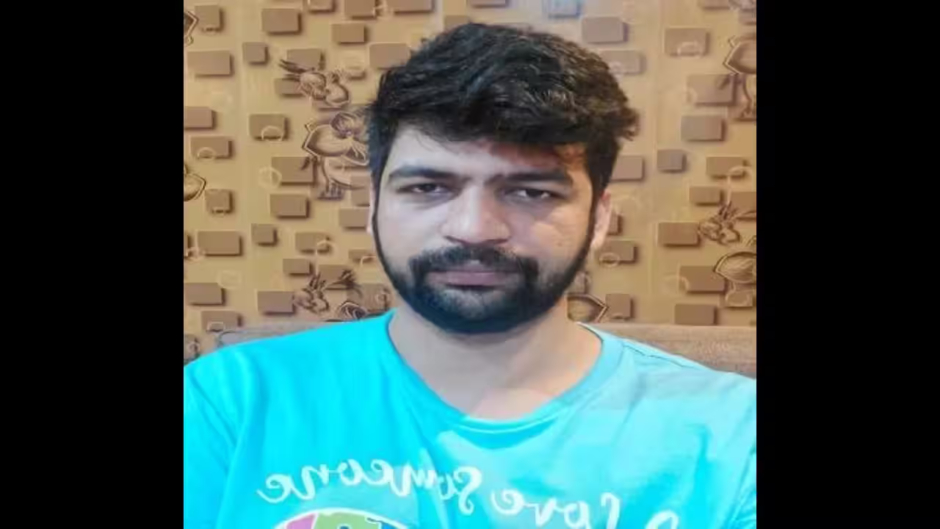 Us Offers 100000 Reward For Information Leading To Arrest Of Pakistani Man